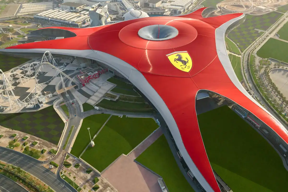 Montagna russa Ferrari World Dubai