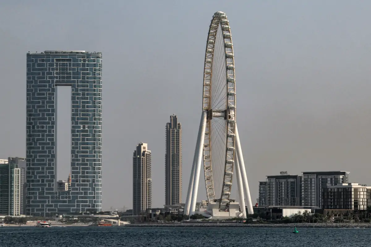Occhio su Dubai: uno sguardo speciale alla città moderna degli Emirati