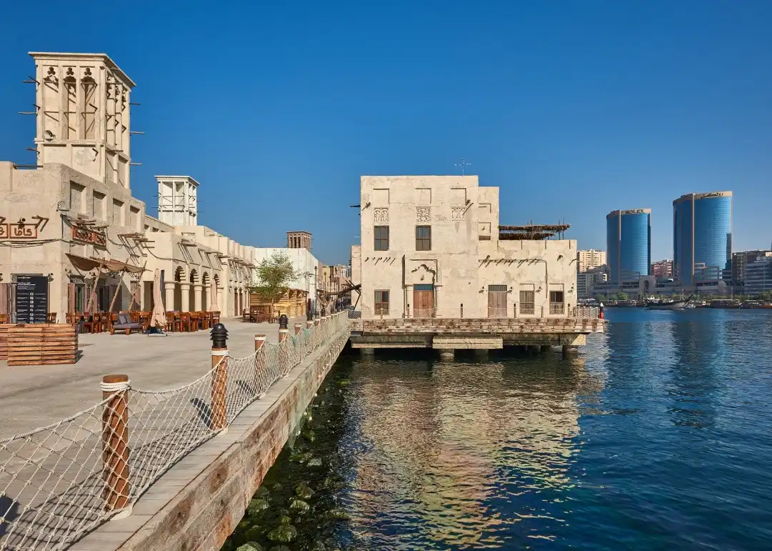 Al Seef è un'area situata lungo l'isola del Dubai Creek.