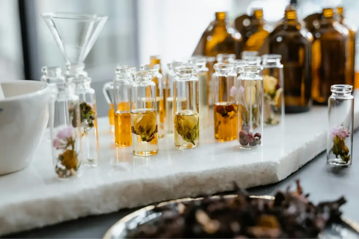 Lokale Parfums und traditionelle Souvenirs; das Erlebnis der einheimischen Kultur Dubais