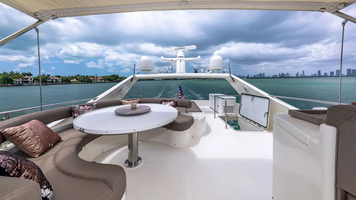 The difference between the Ocean Empress megayacht and other ships in Dubai