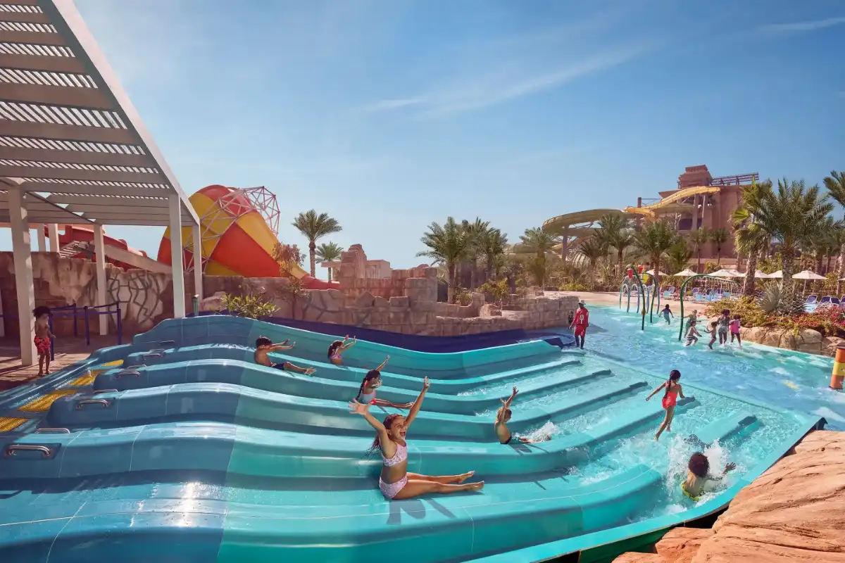 Was sind die Regeln für Wasserparks in Dubai?