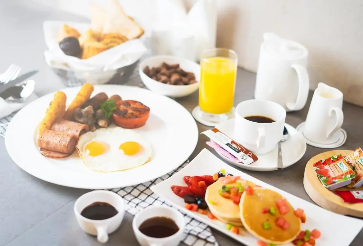 Restaurants und Speisen des Al Khouri Sky Garden Hotels