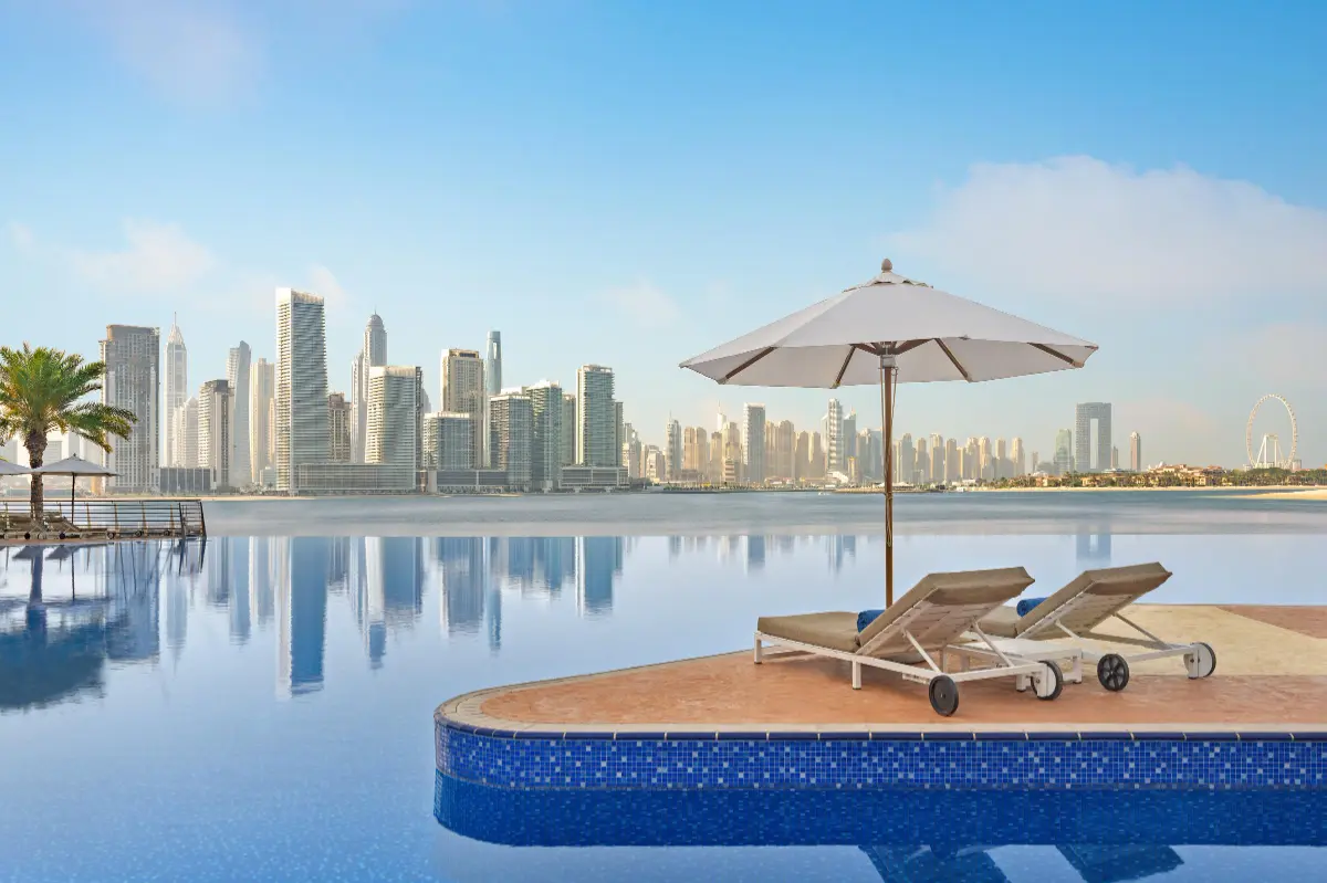 Zimmer und Innendesign des Al Khouri Sky Garden Hotels