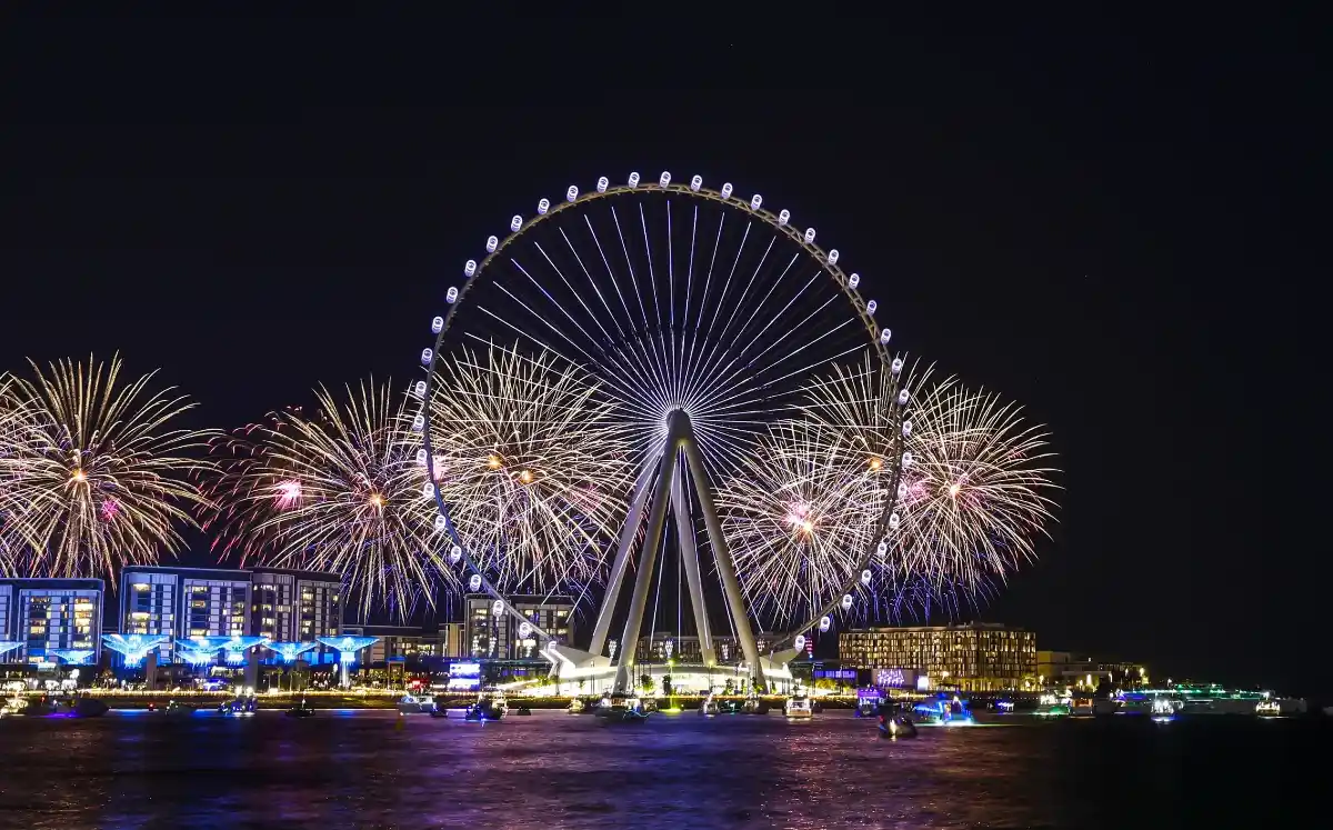 Ain Dubai bietet einen einzigartigen Blick auf Dubai.